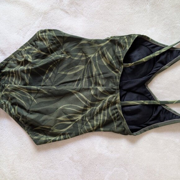 Speedo green leaf print one piece swimsuit - Picture 5 of 8